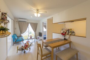 Superior Apartment | 1 bedroom, desk, soundproofing, free WiFi - Snow ball Condominium (Kin)