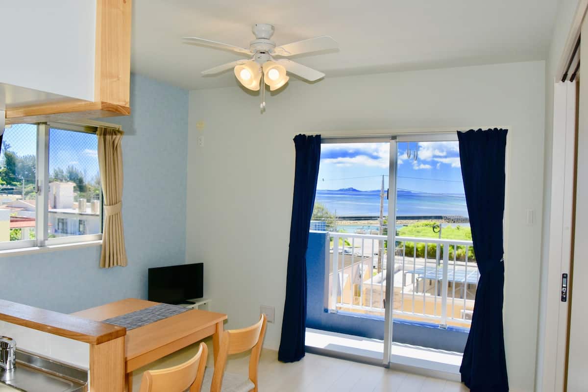 Apartment, Sea View | In-room dining