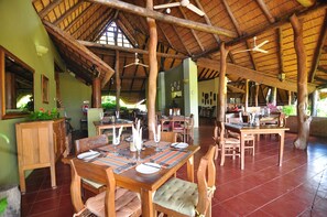 Breakfast, lunch and dinner served - Ngala Beach Lodge (Dwangwa)