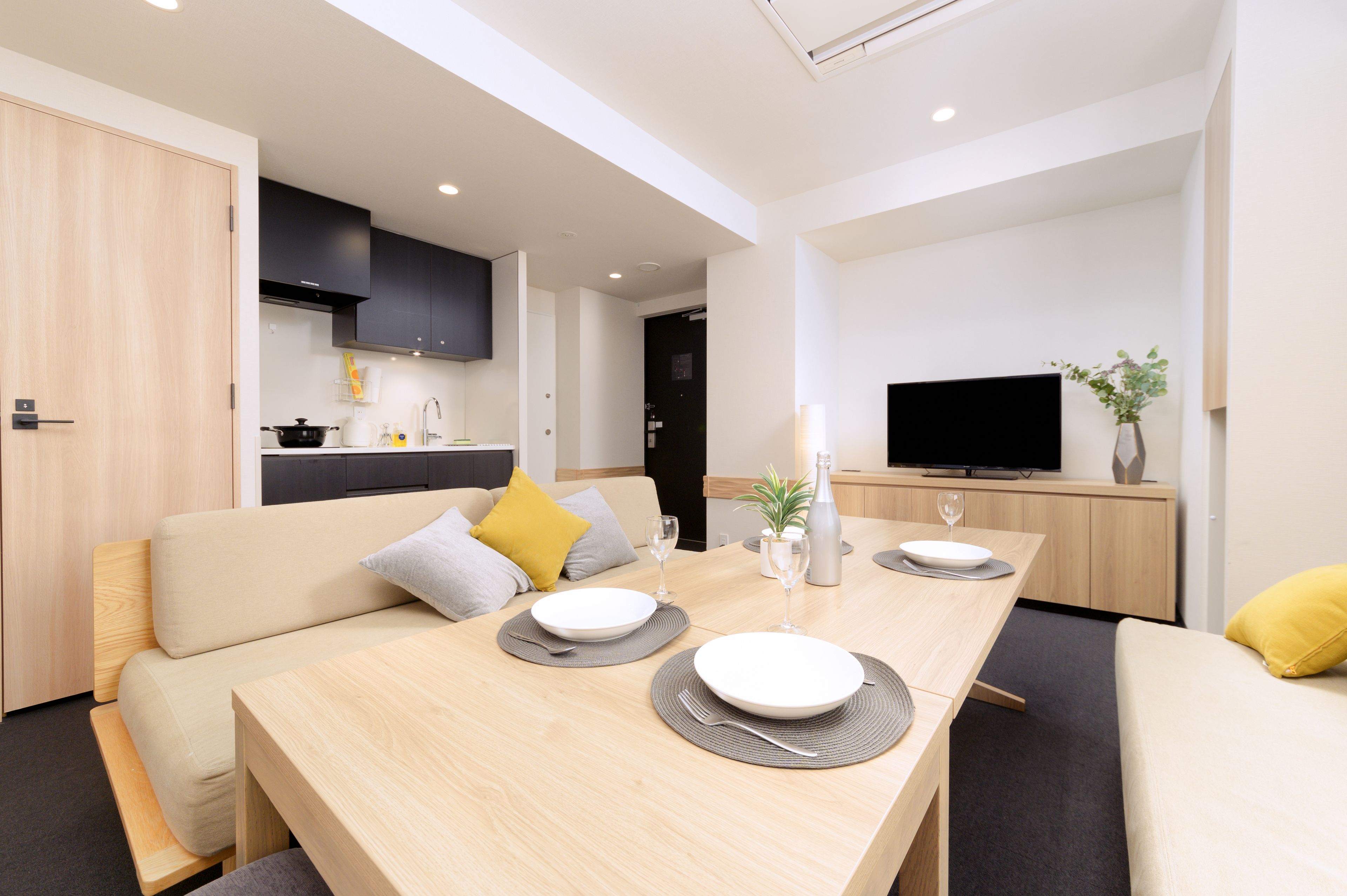 1 habitación, cubrecamas y caja de seguridad en la habitación 