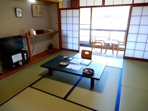 Family Japanese Traditional Room | Minibar, in-room safe, blackout drapes, free WiFi