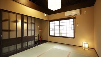 House | 1 bedroom, desk, free WiFi