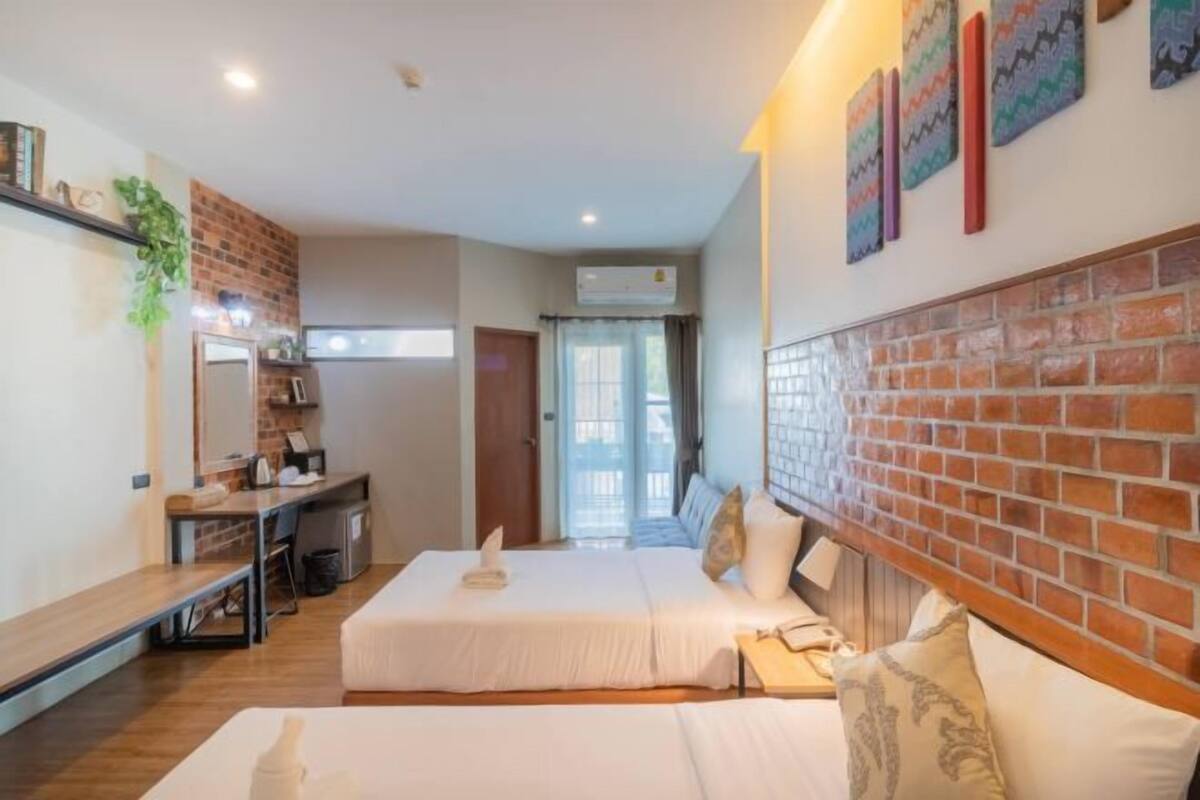 In-room safe, laptop workspace, free WiFi, bed sheets