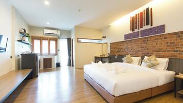 In-room safe, laptop workspace, free WiFi, bed sheets