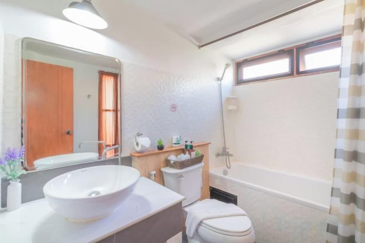 Bathroom | Free toiletries, hair dryer, towels, soap