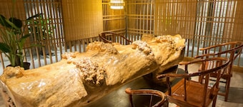 Chengdu E Hotel