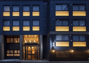 Façade de l’hébergement - soirée/nuit