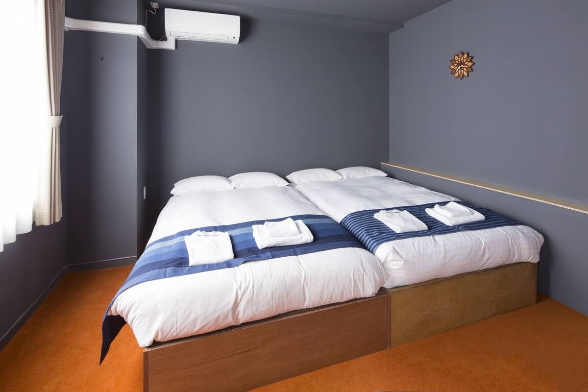 Twin Room | In-room safe, iron/ironing board, free WiFi, bed sheets