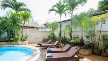 Outdoor pool, pool loungers