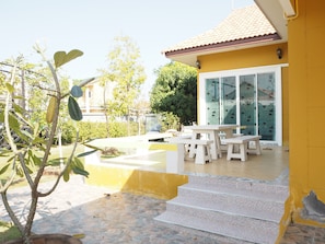 2-Bedroom Villa | Terraza o patio