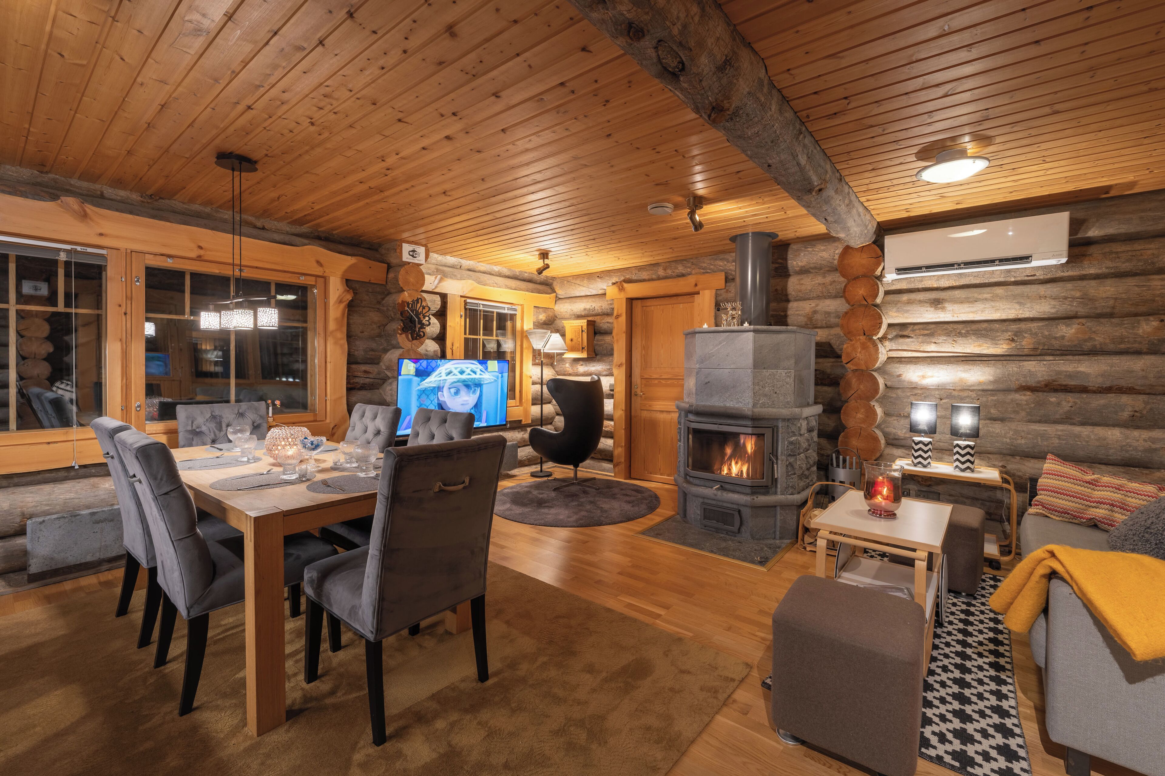 Cottage Classique, 2 chambres, non-fumeurs, sauna | Coin séjour | Télévision à écran plat