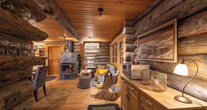 Kuukkeli Log Houses Villa Aurora (Pupula)