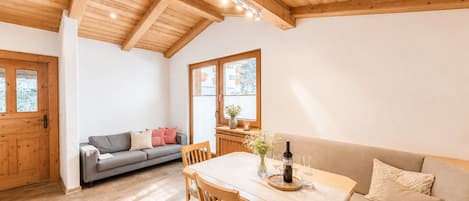 Deluxe Apartment, 2 Bedrooms, Mountain View, Mountainside | Living area | Flat-screen TV