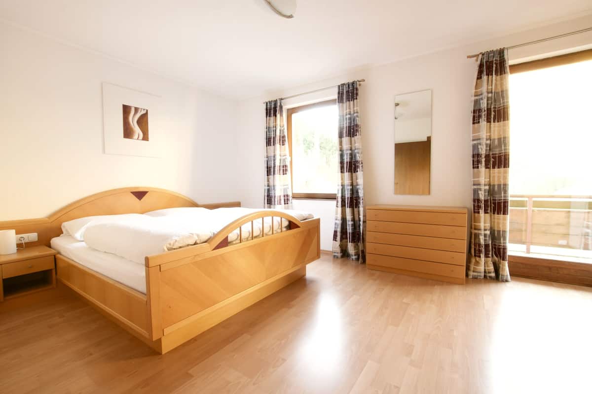 Superior Apartment, 2 Bedrooms, Mountain View, Mountainside