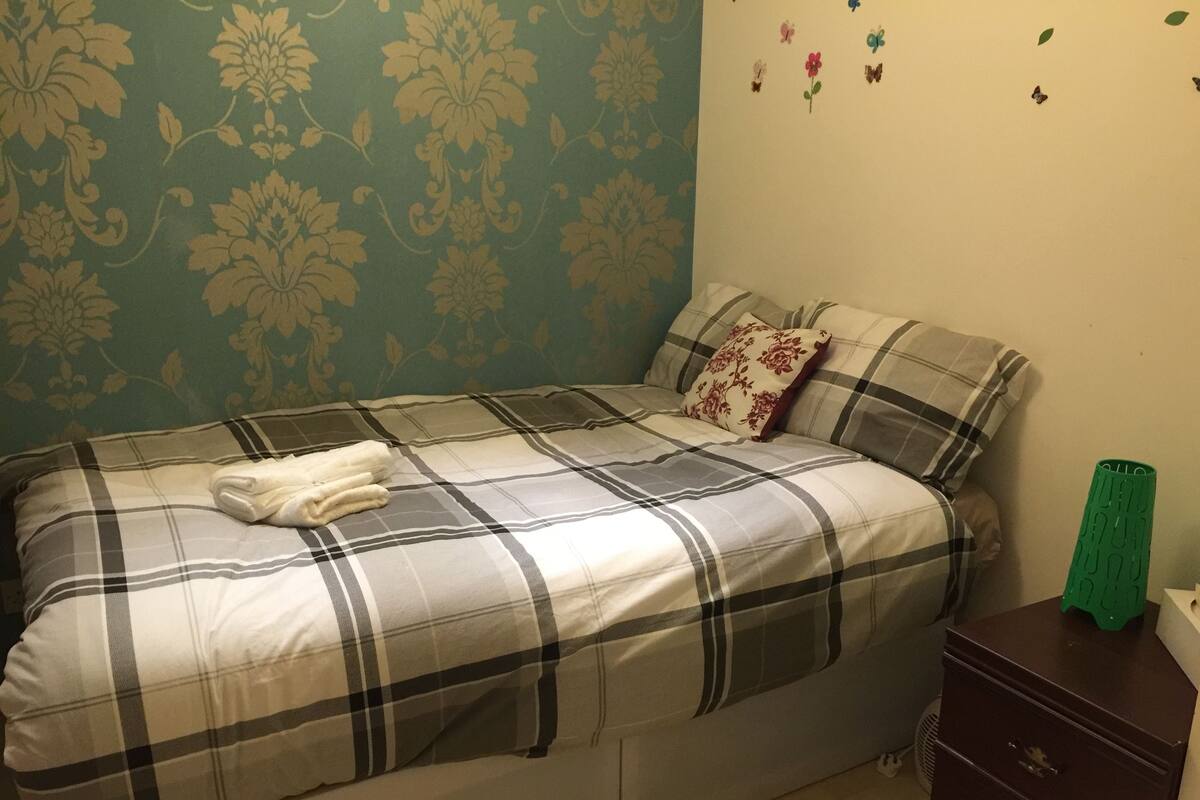 Basic-Doppelzimmer, Stadtblick | Hochwertige Bettwaren, Schreibtisch, Bügeleisen/Bügelbrett