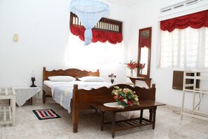 Deluxe Double Room, 1 Double Bed, Garden View, Garden Area | Living room - Gudsmith Home (Negombo)