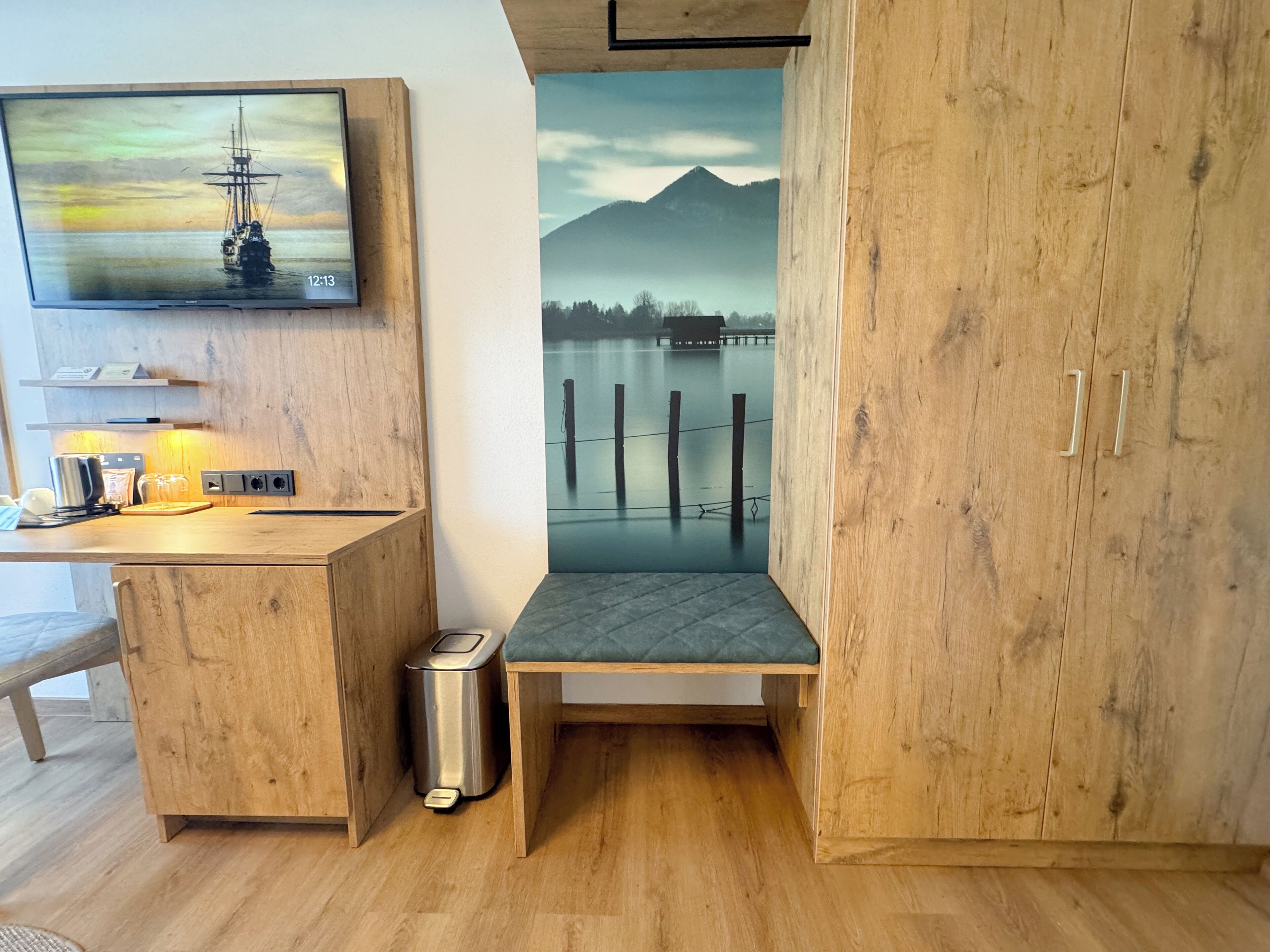 panoramic double room, 1 queen bed, balcony, lakeside | 1 bedroom, hypo-allergenic bedding, in-room safe, individually furnished