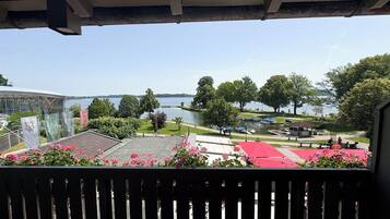 Panoramic-Doppelzimmer, 1 Queen-Bett, Balkon, Seeseite | Ausblick vom Zimmer