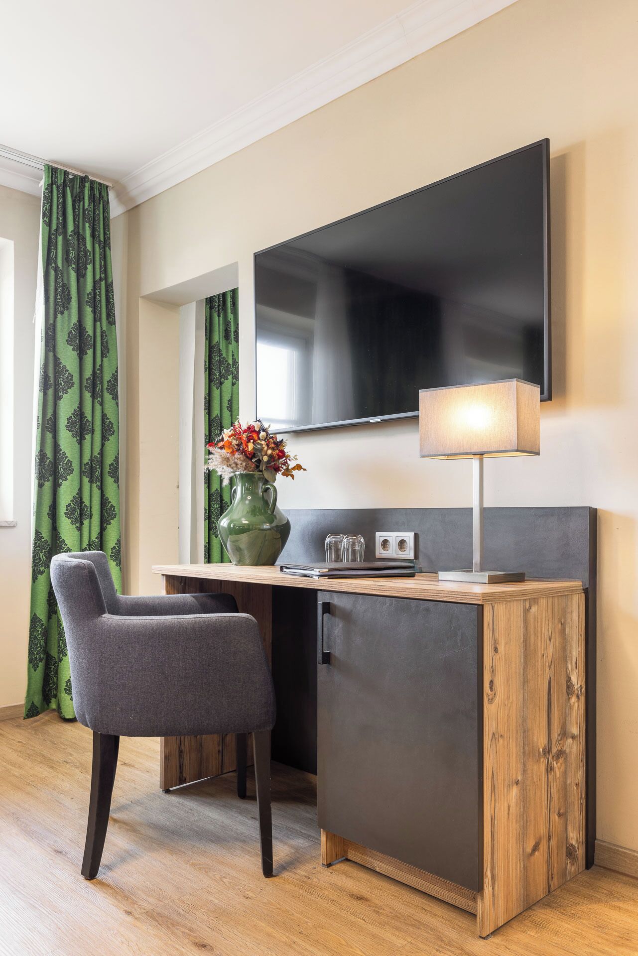 comfort double room, balcony, lake view | 1 bedroom, hypo-allergenic bedding, in-room safe, individually furnished