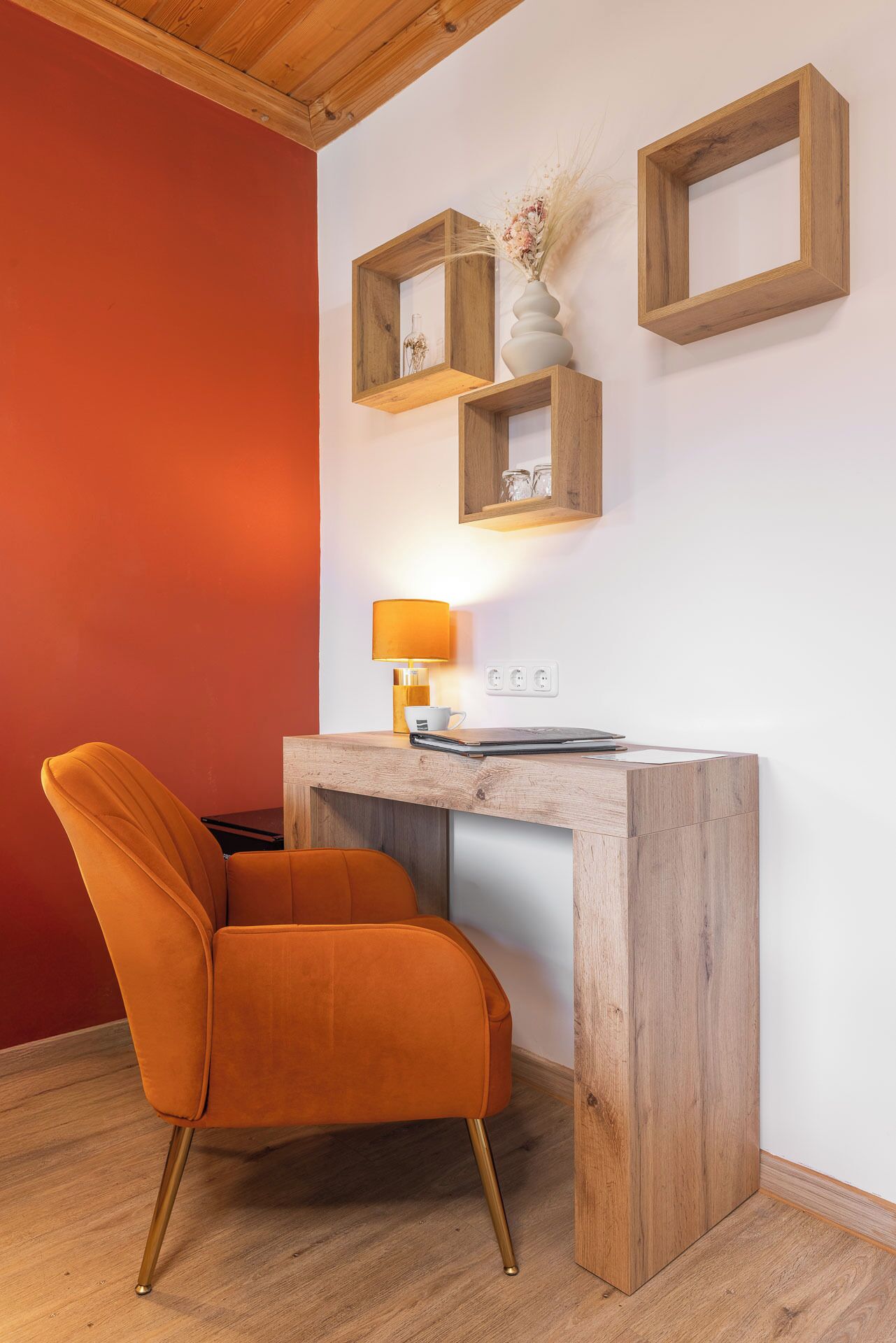 standard double room | 1 bedroom, hypo-allergenic bedding, in-room safe, individually furnished