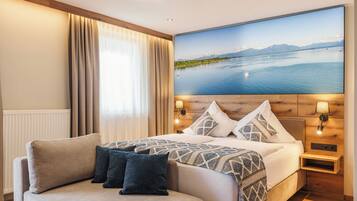 Classic Double Room, Balcony | Hypo-allergenic bedding, in-room safe, free WiFi, individually furnished