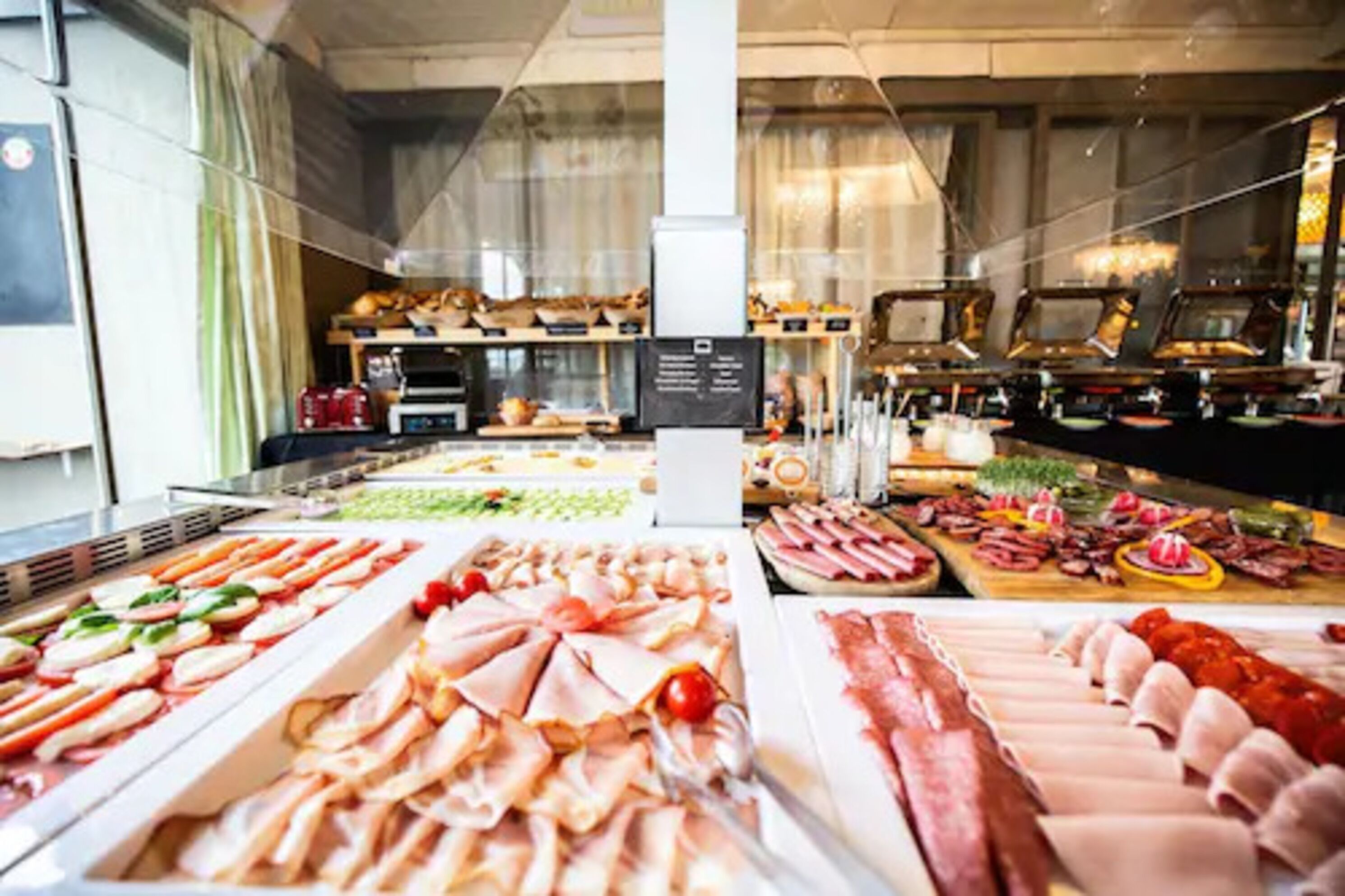 free daily self-service breakfast