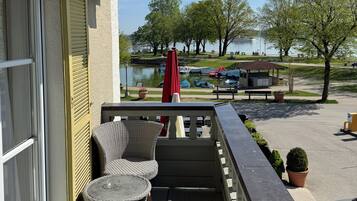 Standard-Doppel- oder -Zweibettzimmer, Balkon, Seeblick | Blick vom Balkon