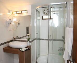 Executive Double Room | Bathroom | Shower, free toiletries, hair dryer, slippers - Civic Inn (Dhaka)
