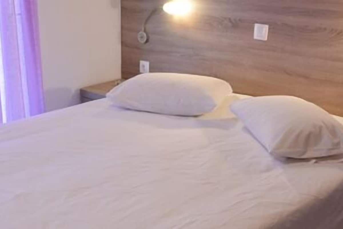 double or twin room | minibar, in-room safe, soundproofing, cots/infant beds