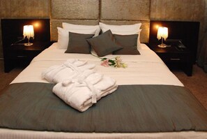 Superior Suite, City View | Minibar, in-room safe, free cots/infant beds, free WiFi - Aion Luxury Hotel (Nafplio)