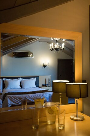 华丽套房, 海景 | 迷你吧、客房内保险箱、免费婴儿床、免费 WiFi