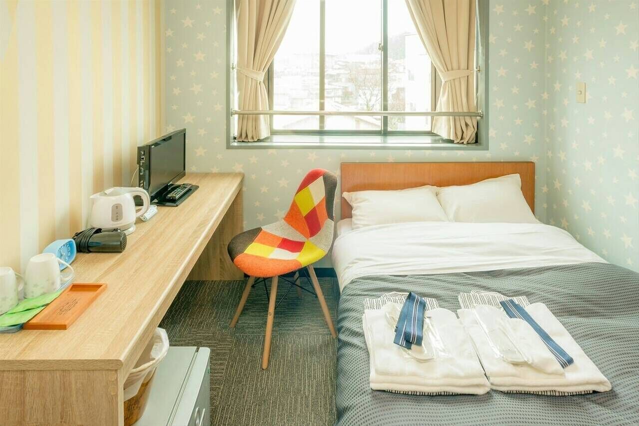 Desk, bed sheets