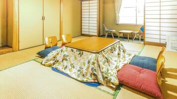 Desk, soundproofing, rollaway beds