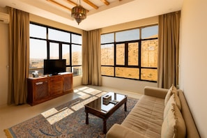 1 bedroom, premium bedding, pillow-top beds, minibar
