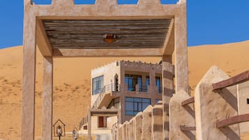 Literie de qualité supérieure, surmatelas, minibar, bureau