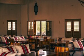 Dining - Thousand Nights Camp (Bidiya)