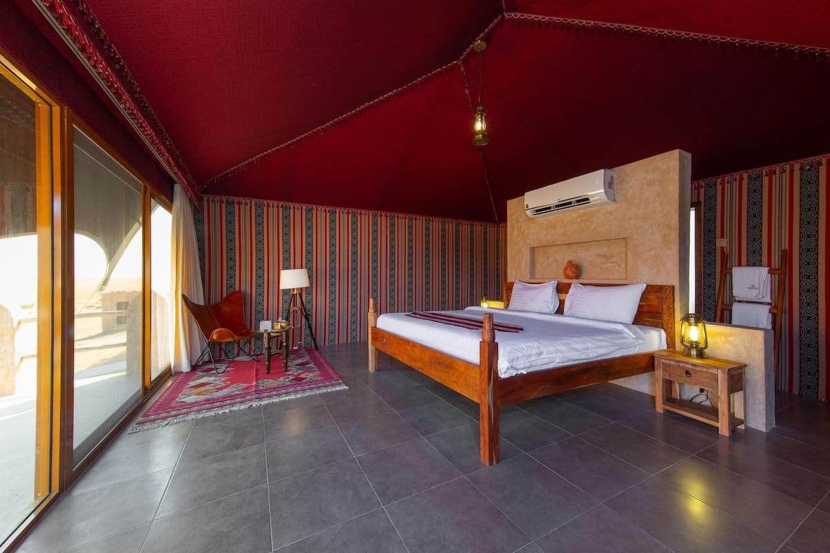 1 bedroom, premium bedding, pillow-top beds, minibar