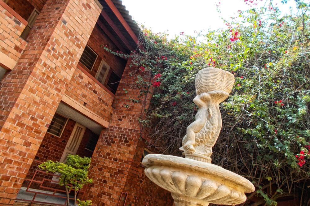 Ndeke Hotel