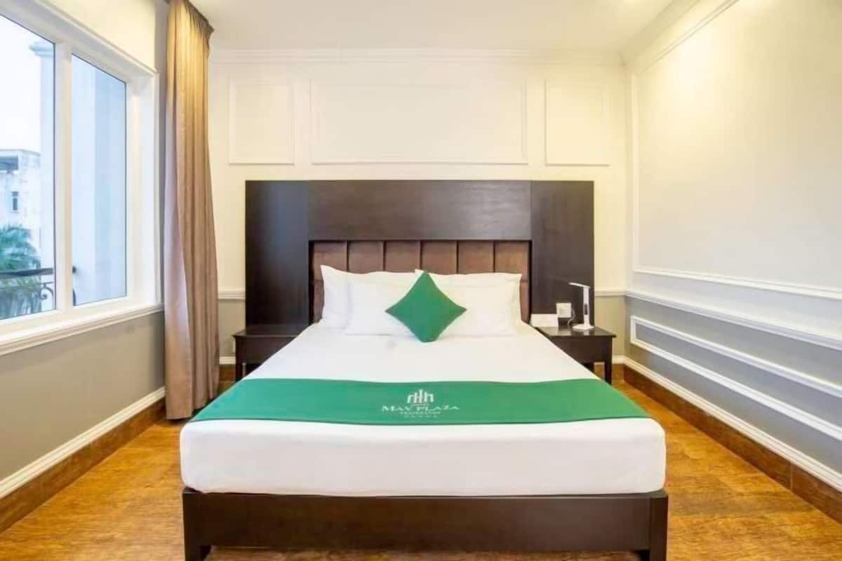 2 bedrooms, minibar, in-room safe, desk