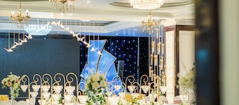 May Plaza Hotel