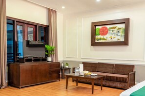 Elite Triple Room | Living area