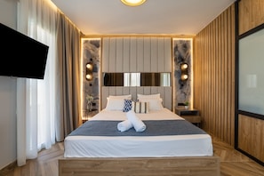 Blue Suite with Pool & Mountain Olympus View | Premium bedding, in-room safe, desk, laptop workspace - Mythic Summer Hotel (Katerini)