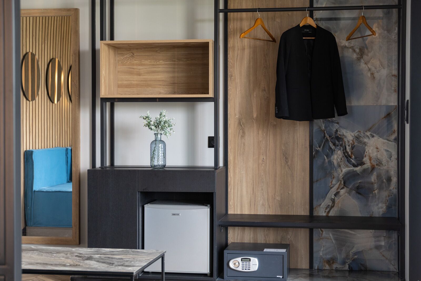 blue suite with pool & mountain olympus view | living area | 32-inch flat-screen tv with satellite channels, tv