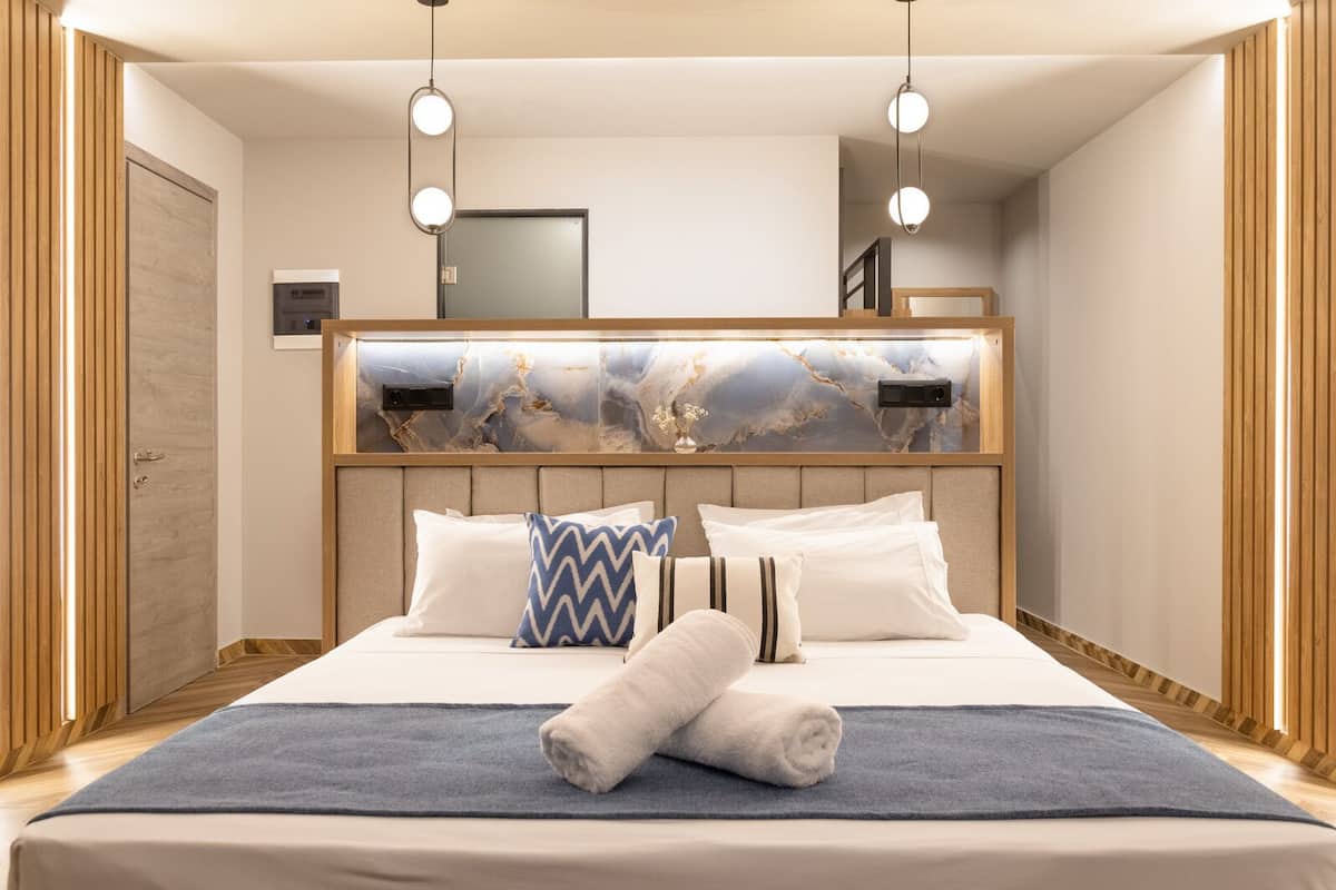 mythic blue suite | 1 bedroom, premium bedding, in-room safe, desk