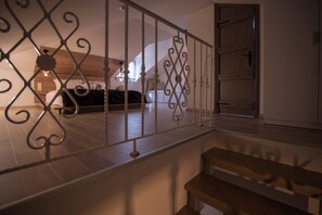 Appartement Duplex (MAISONETTE KLEIO) | Literie de qualité supérieure, coffres-forts dans les chambres