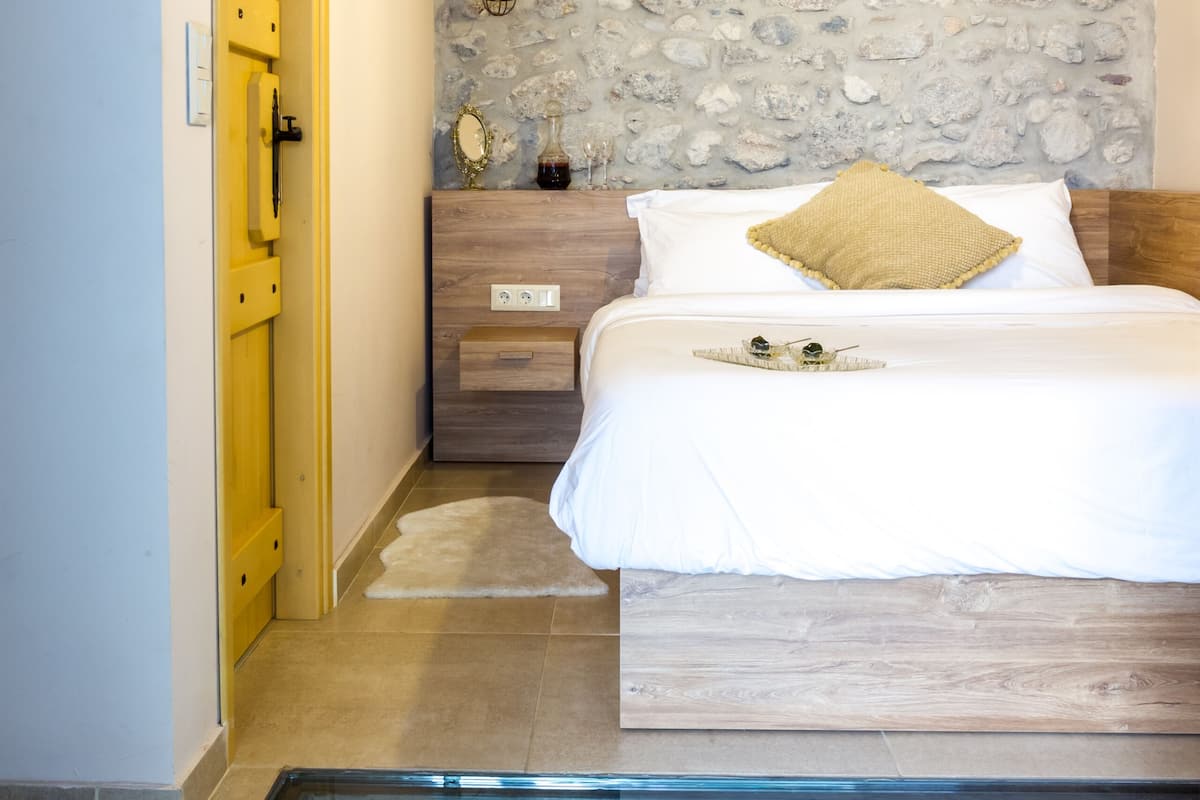 Deluxe tweepersoonskamer (EFTERPI) | Luxe beddengoed, een kluis op de kamer, individueel gedecoreerd