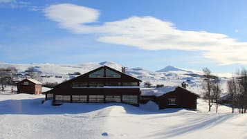 Vista frontal de la propiedad