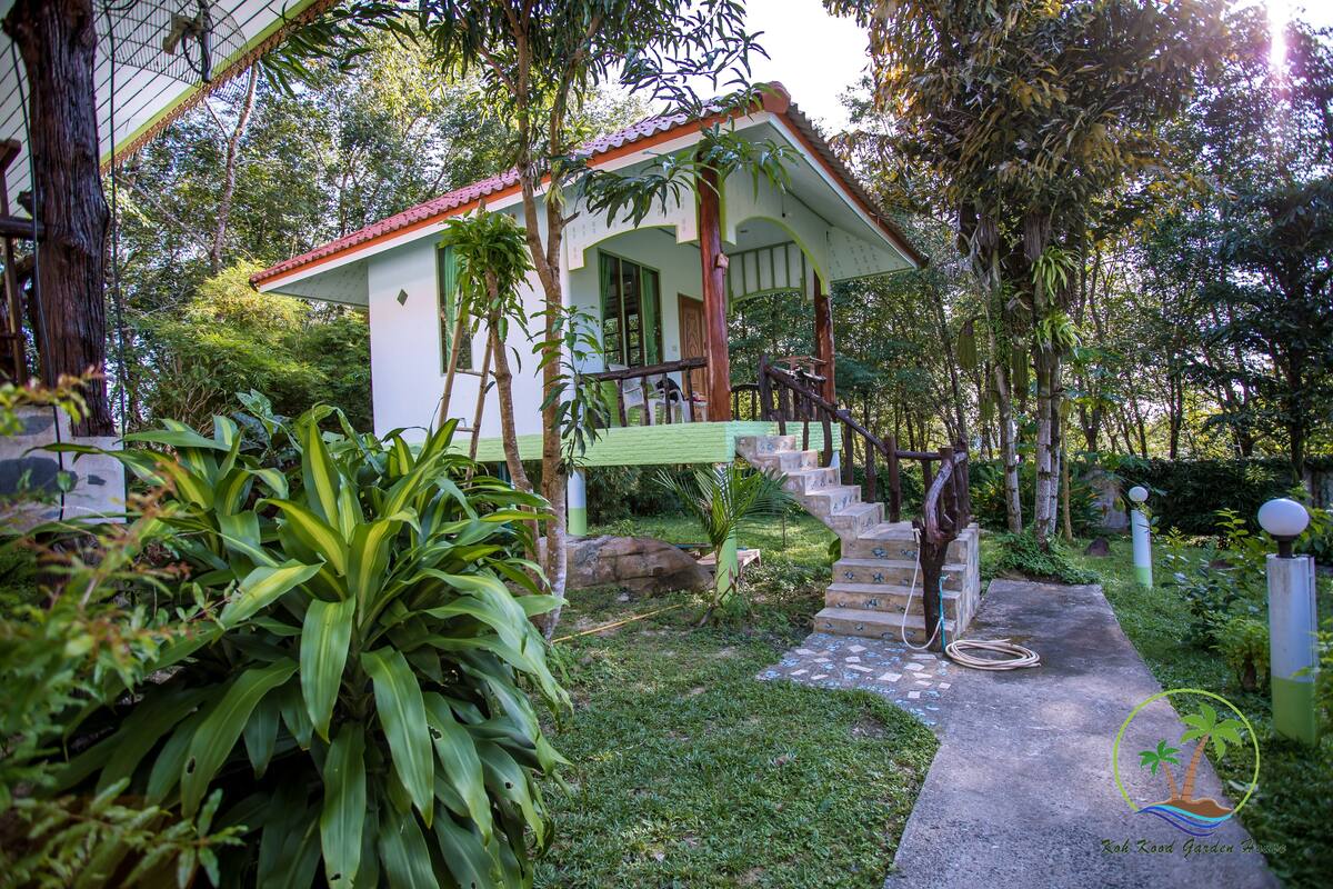 Triple Room | Langsir/tirai gelap terus, Wi-fi percuma, cadar katil 