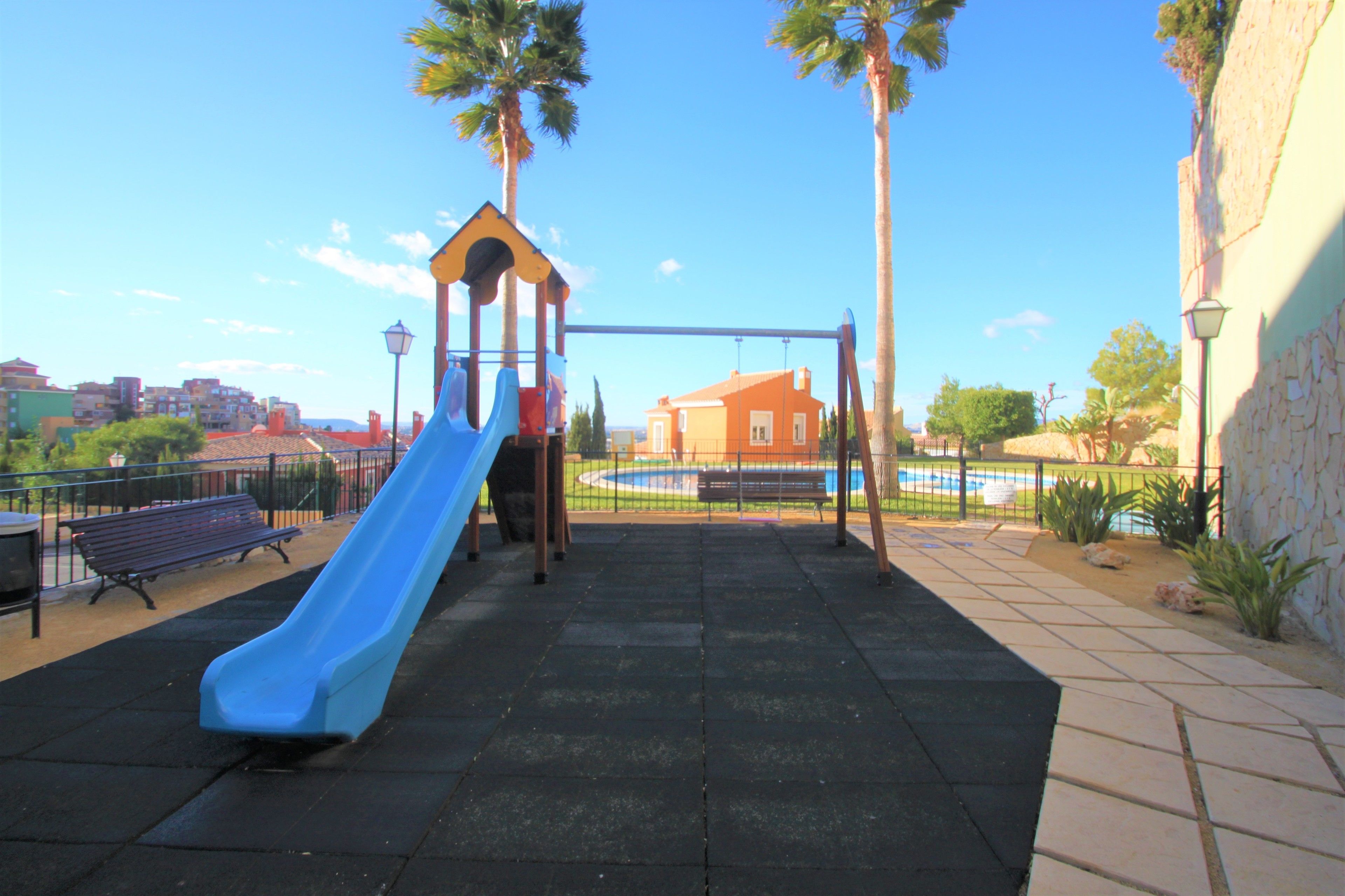 Zona de juegos infantil al aire libre