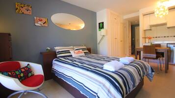Studio, Golf View | Iron/ironing board, cots/infant beds, free WiFi, bed sheets